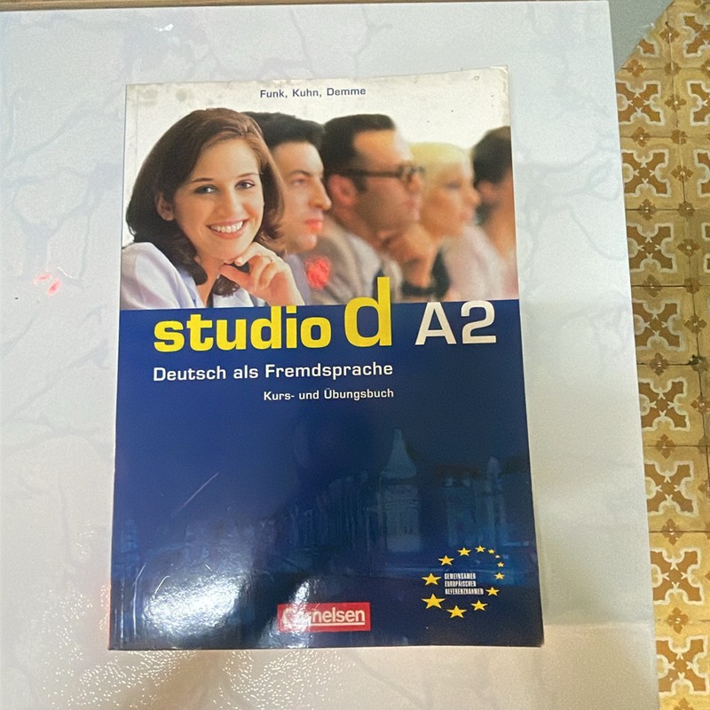 Giáo trình sách tiếng Đức A2 (kèm CD) 135731