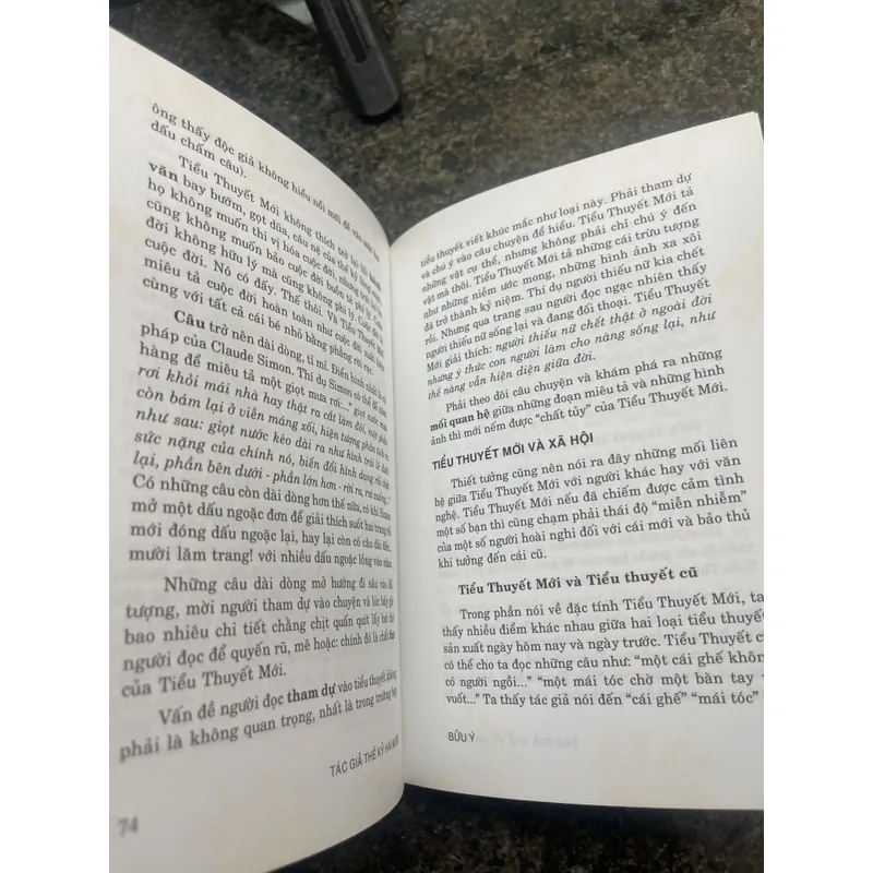 Tác giả thế kỷ XX Bửu Ý bìa cứng 713274