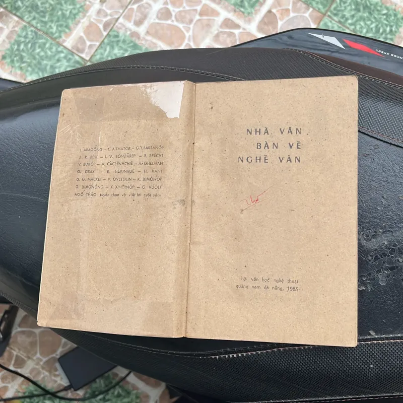 Nhà văn bàn về nghề văn 791727