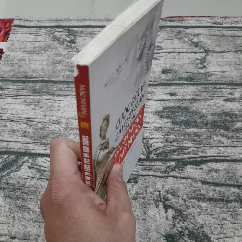 Cuộc đời và cái chết bí ẩn của Danh nhân và Mỹ Nhân. T giả Mặc Nhân 737852