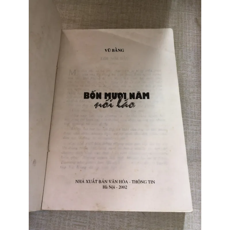 Bốn mươi năm nói láo 993516