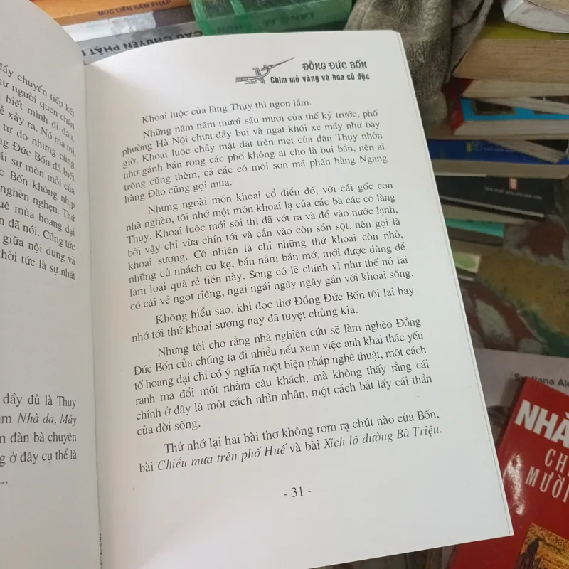 Chim Mỏ Vàng Và Hoa Cỏ Độc- Đồng Đức Bốn 709519