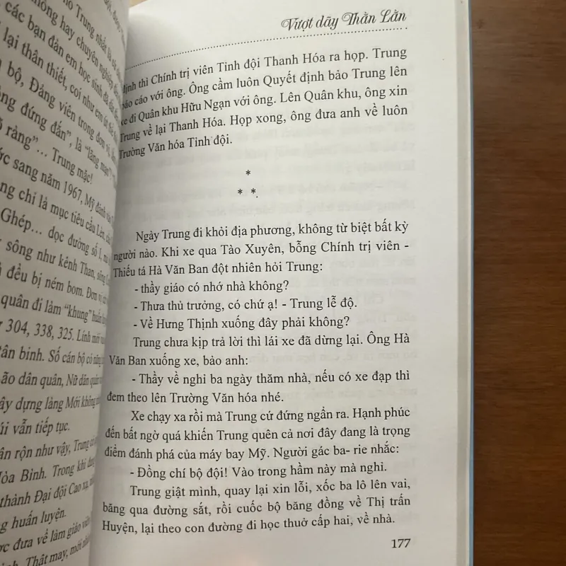 [XÃ HỘI - CHỐNG MỸ] Vượt dãy thằn lằn - Lê Trung Thành 751360