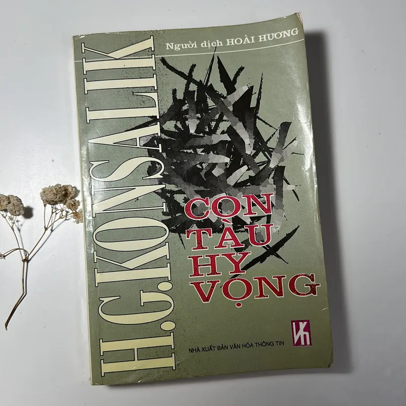Con Tàu Hy Vọng – H. G. Konsalik 599611