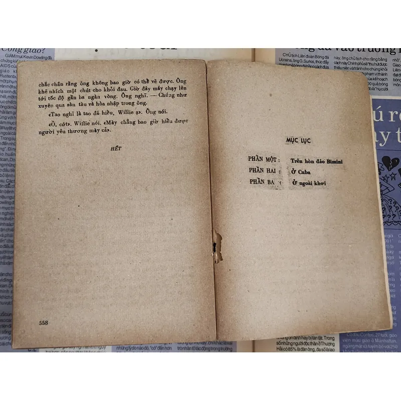 Tác phẩm văn học kinh điển Mỹ: NHỮNG HÒN ĐẢO GIỮA DÒNG NƯỚC ẤM (Ernest Hemingway) 716310