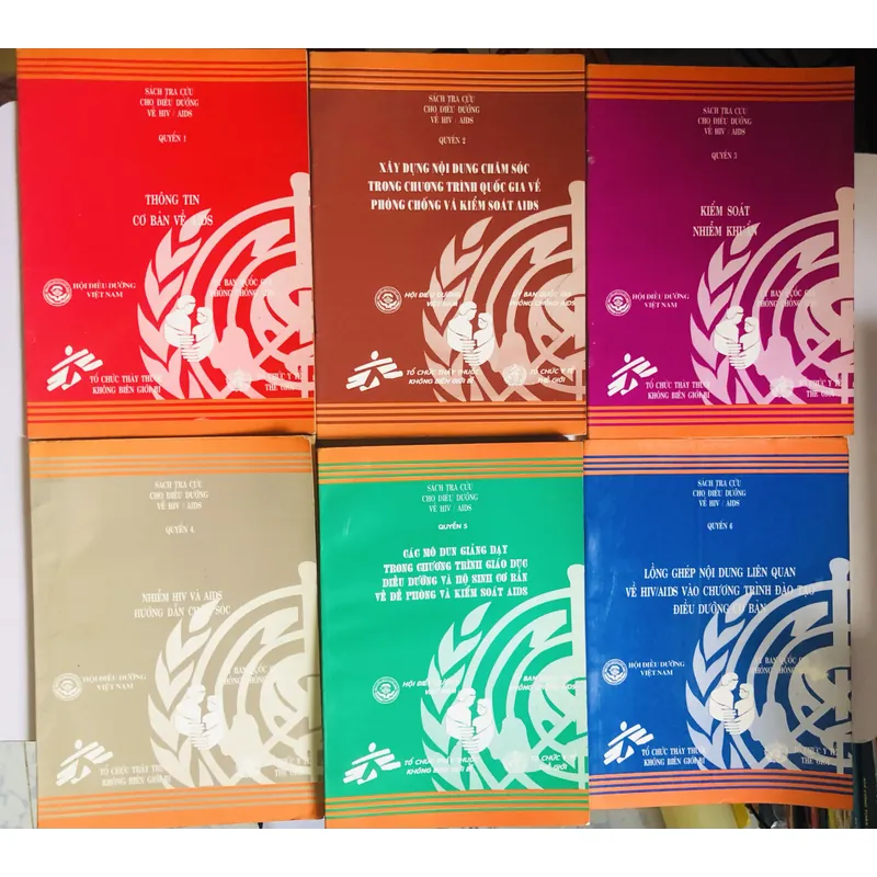 BỘ 6 CUỐN VỀ HIV & AIDS 698185