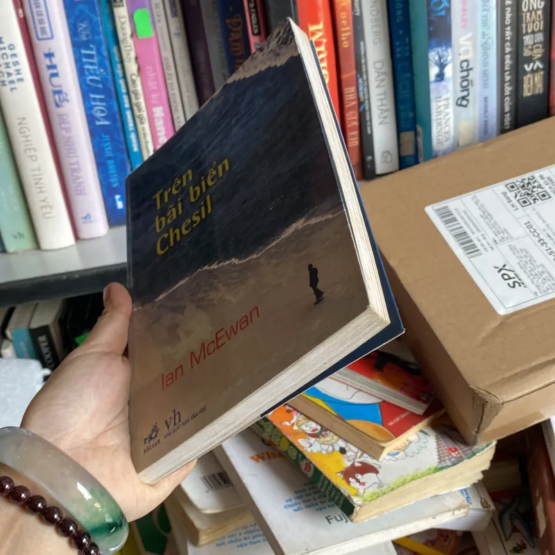 Trên bãi biển Chesil" của tác giả Ian McEwan 996457