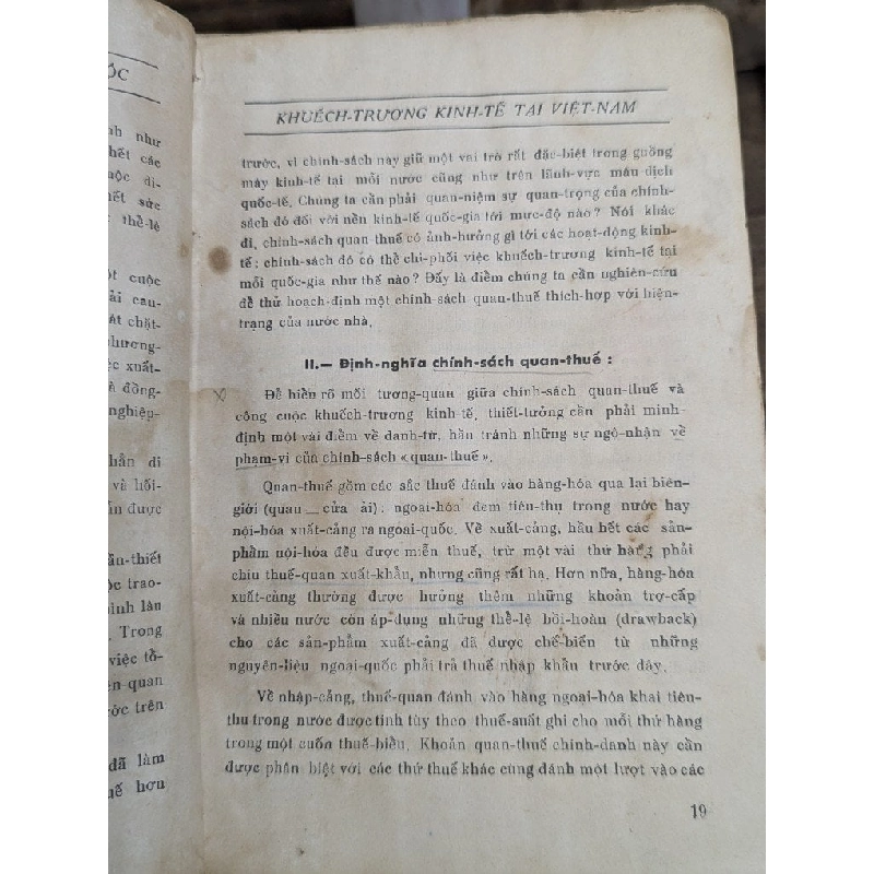 CHÍNH SÁCH QUAN THUẾ VÀ CÔNG CUỘC KHUẾCH TRƯƠNG KINH TẾ TẠI VIỆT NAM - PHAN THIÊN GIỚI ( SÁCH ĐÓNG BÌA CÒN BÌA GỐC ) 304358