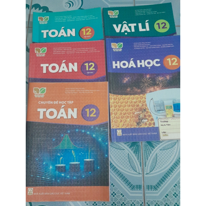 SGK LỚP 12 KẾT NỐI TRI THỨC ( TOÁN LÝ HÓA VĂN SỬ ĐỊA ) 500177
