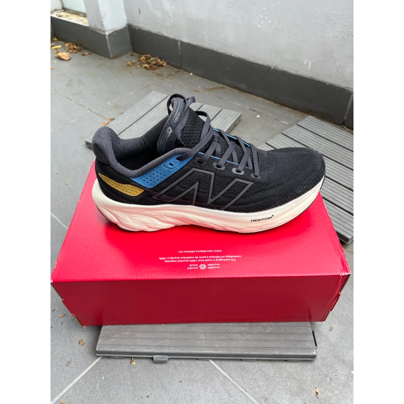 Giày chạy bộ nam New Balance EU44 màu đen 527576