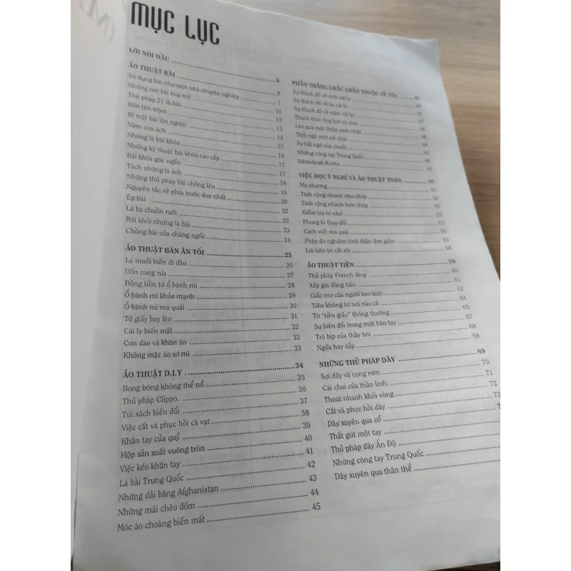 "Những Thủ Pháp Ảo Thuật" (Magic Tricks) của tác giả Keith Fields.  961610