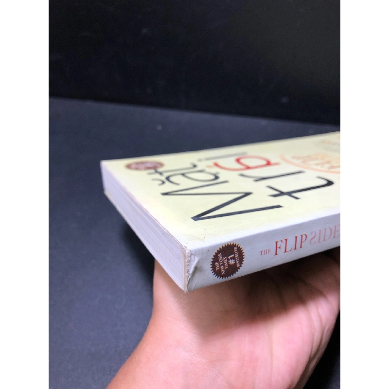 Mắt trái lấp đầy góc khuyết năm 2014 mới 80% rách gáy nhẹ bẩn HCM2211 912477