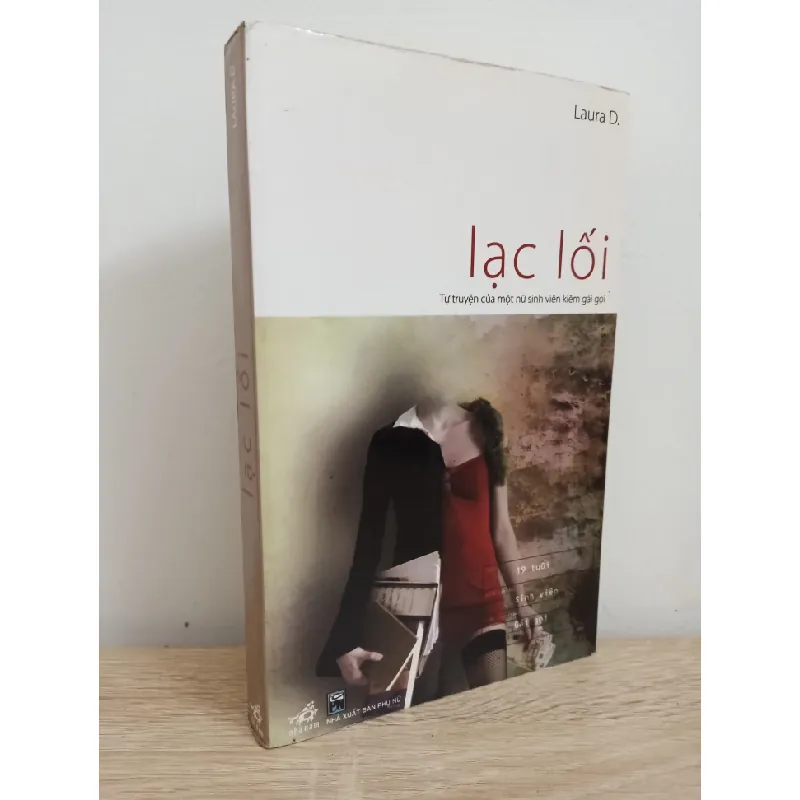 [Phiên Chợ Sách Cũ] Lạc Lối - Laura D. 0201 403702