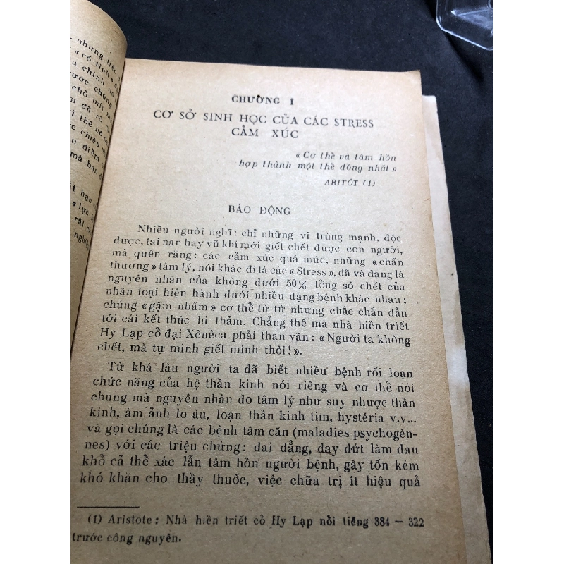 Stress trong thời đại văn minh 1986 mới 60% ố nặng BS Phạm Ngọc Rao và BS Nguyễn Hữu Nghiêm HPB0906 SÁCH VĂN HỌC 914863