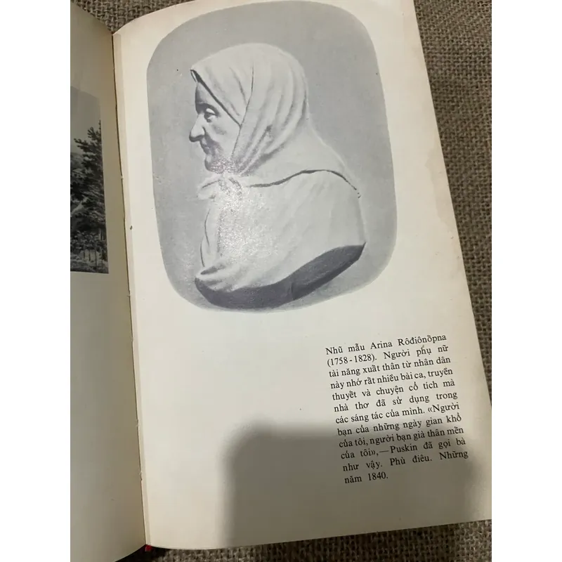 Tuyển tập văn xuôi Puskin, NXB Cầu vồng  570478