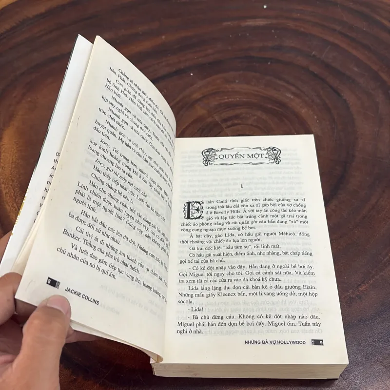 II Tiểu Thuyết: Những Bà Vợ Hollywood - Jackie Collins - 2012 1010431