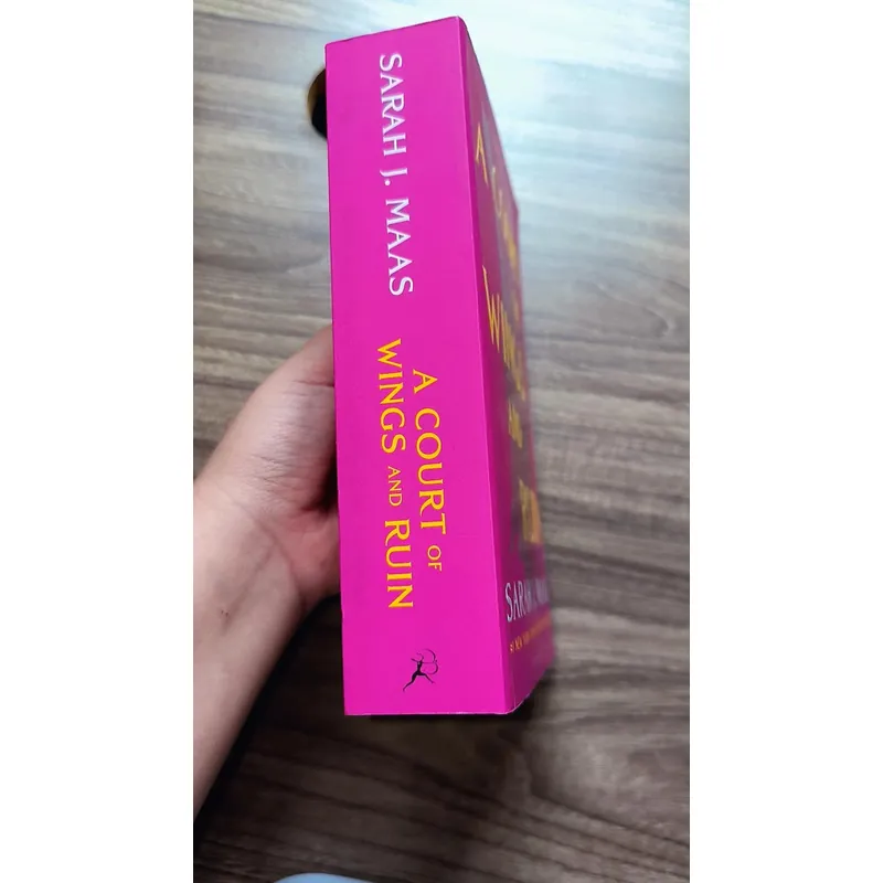 A COURT OF WINGS AND RUIN - Sarah J.Maas 722946