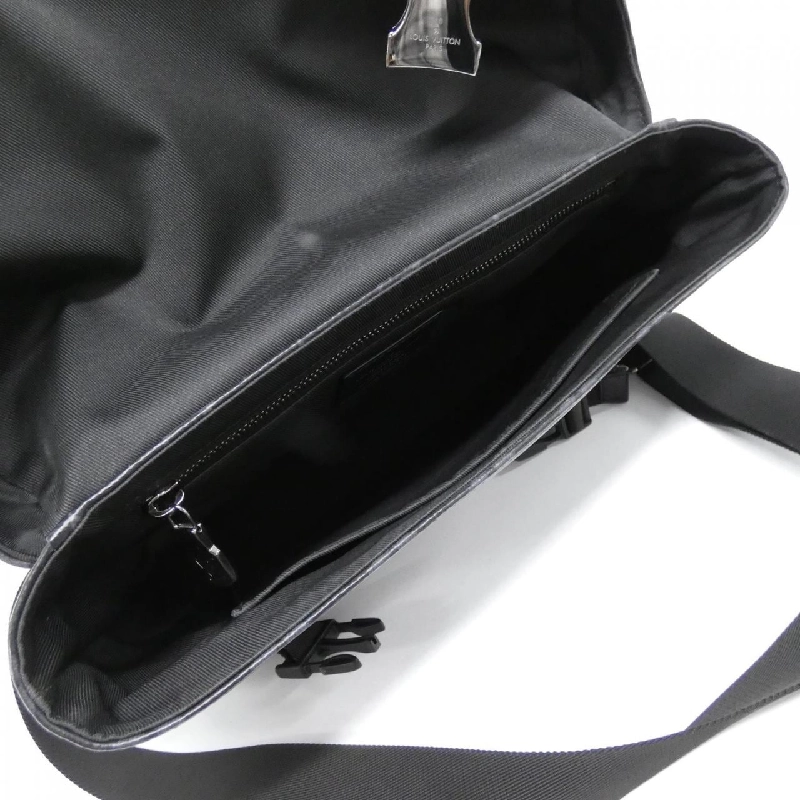 Túi xách chéo Louis Vuitton Monogram Eclipse Voyage PM M40511 - Hàng hiệu Chính hãng 768330