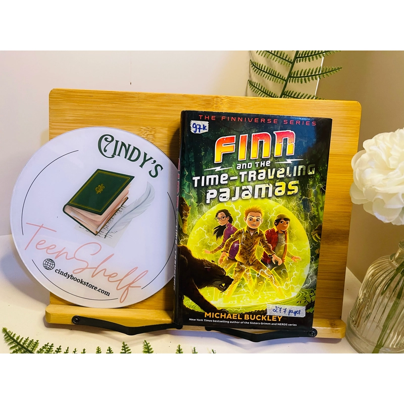 [Sách 2hand từ US] Like new 85% - Finn and the time-travelling pajamas 469805