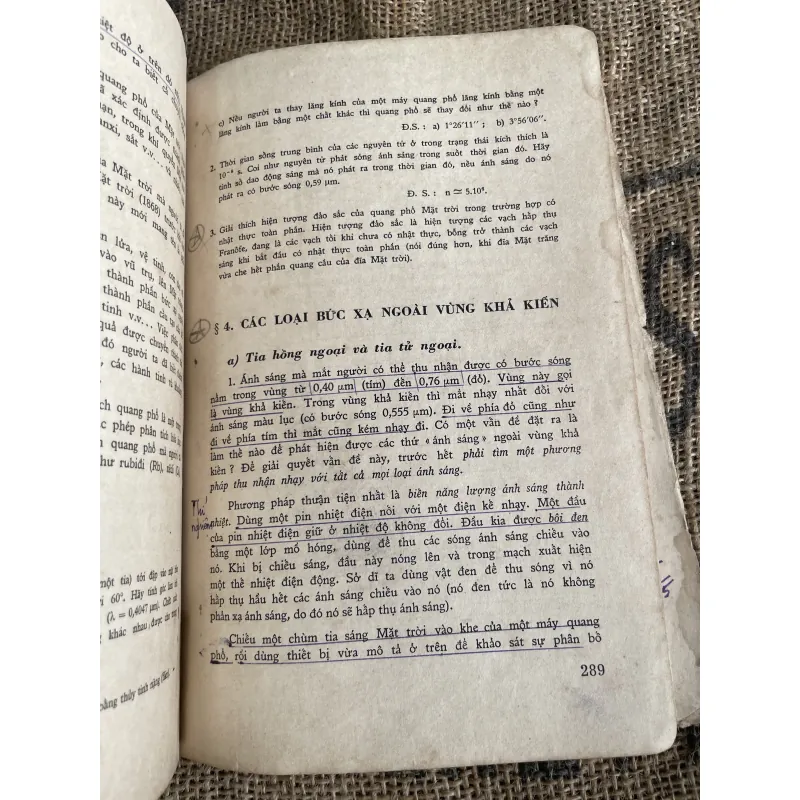 Vậy lý 12; sách giáo khoa xưa ;1974 1013295