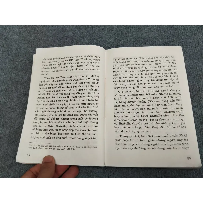 ĐỜI NGƯỜI DƯỚI CON MẮT NHÀ CHIÊM TINH 990633