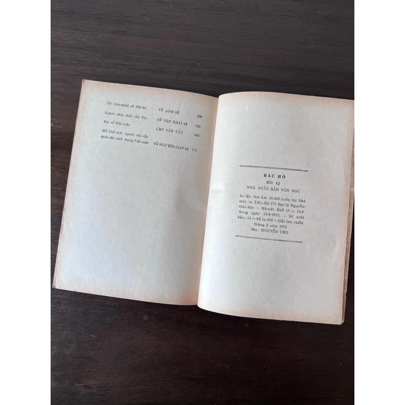 📖 Bác Hồ (tập hồi ký) (bản in 1975) 526048