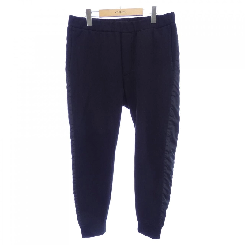 Quần PRADA Hình tam giác UJP180 S212 11JE - Hàng hiệu Chính hãng 888395