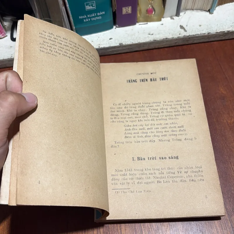 II Sách Khoa Học Và Kỹ Thuật: Mặt Trăng - Thanh Giang - 1978 1005006