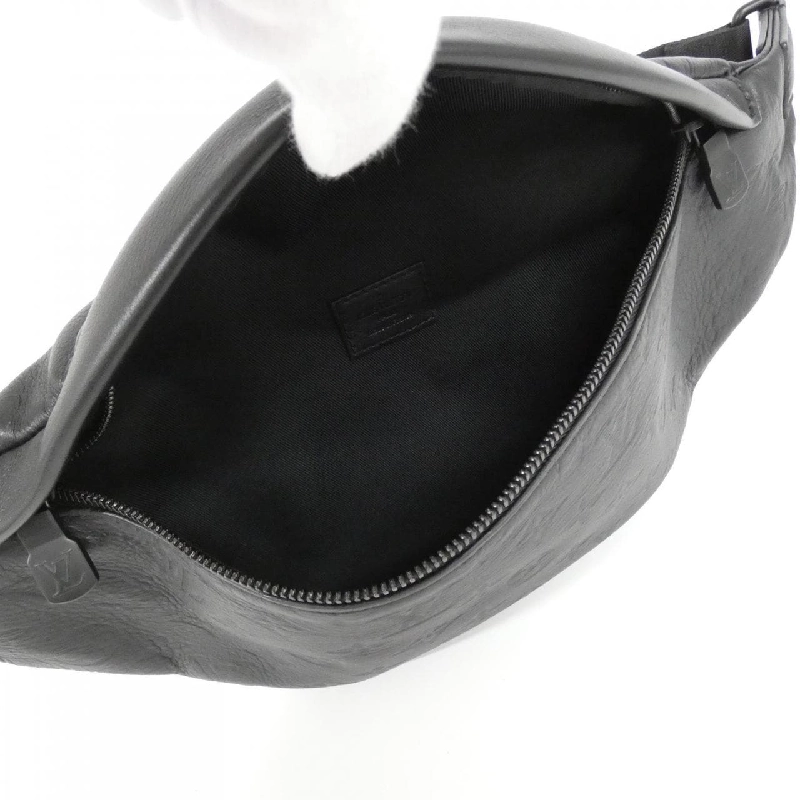 Túi đeo chéo Louis Vuitton Monogram Shadow Discovery M44388 611526