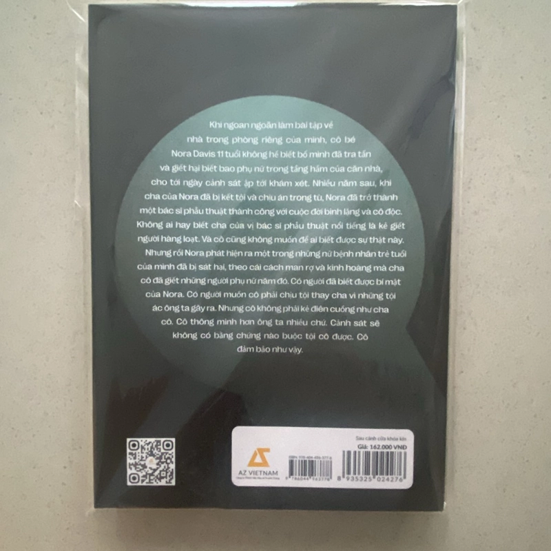 Sách Sau cánh cửa khoá kín 463748