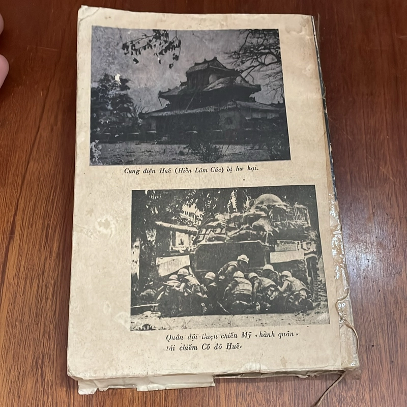 II Sách Lịch Sử: Huế _ Xuân 68 - Thành Uỷ Huế - 1988 475549