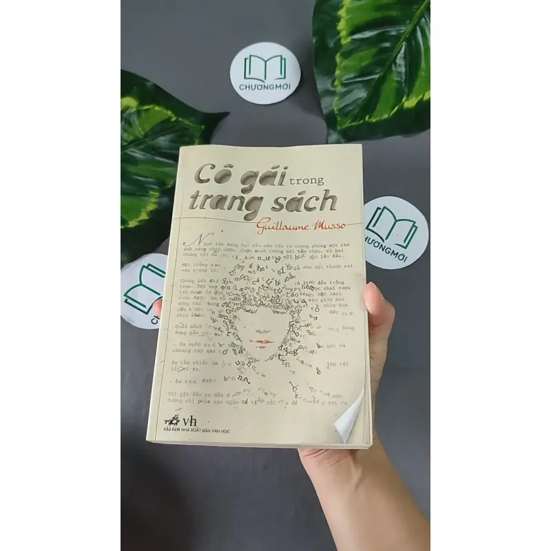 Cô Gái Trong Trang Sách - Guillaume Musso 604624