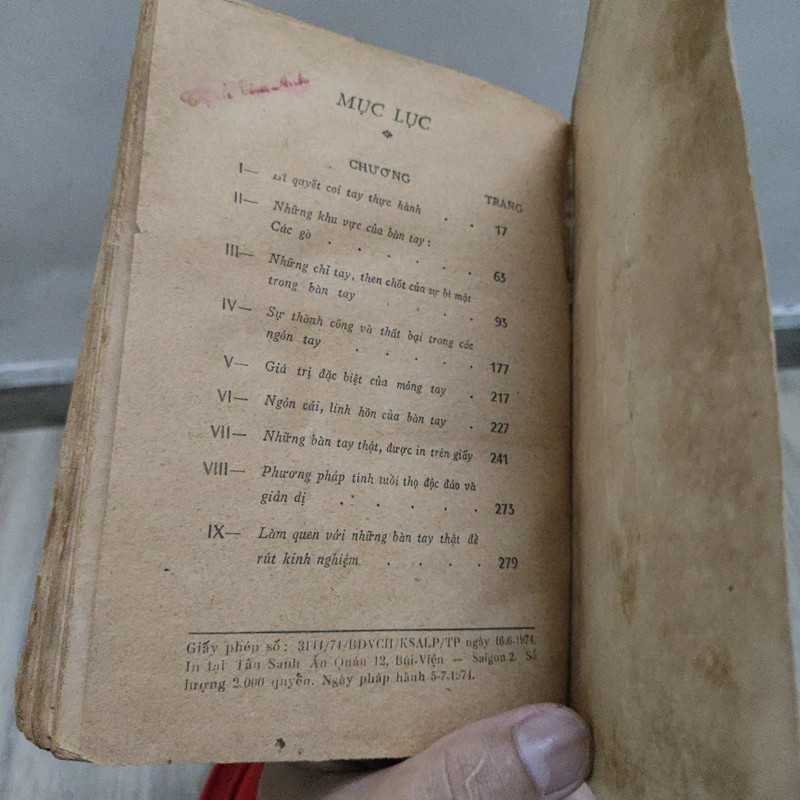 Có Gì Bí Mật Trong Bàn Tay - Jeanne Dujarric 526409