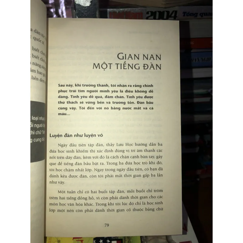 Nhắm Mắt Nhìn Sao - Tự Truyện Nhạc Sĩ Khiếm Thị Hà Chương 776914