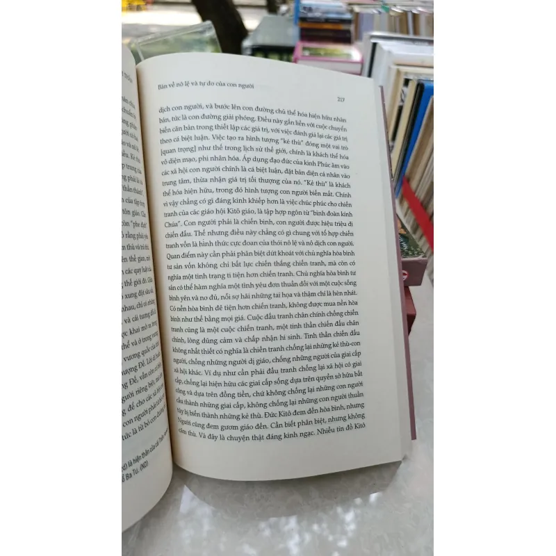 CON NGƯỜI TRONG THẾ GIỚI TINH THẦN - NGUYỄN VĂN TRỌNG 730823