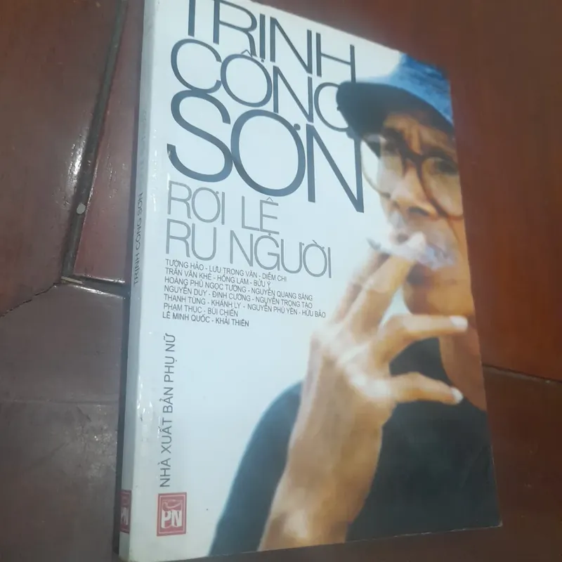 TRỊNH CÔNG SƠN rơi lệ ru người 674257