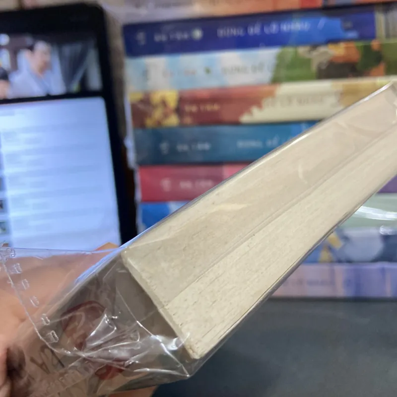 (Ngôn tình) - Cá voi và hồ nước - Thái Trí Hằng 975606