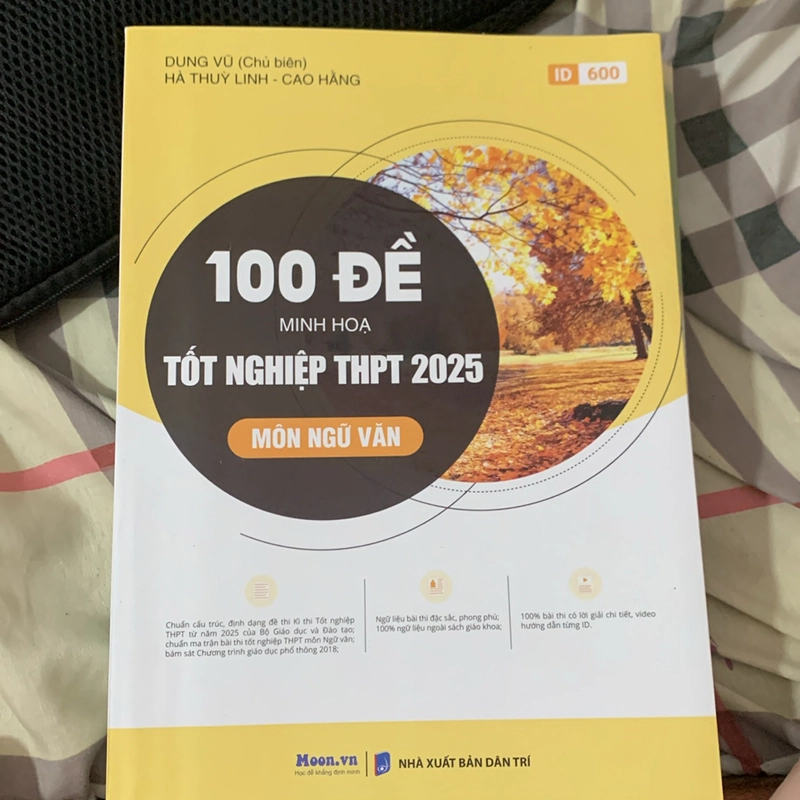 Sách ôn thi THPT -100đề văn của sách moon vn / tình trạng mới nguyên ạ 493920