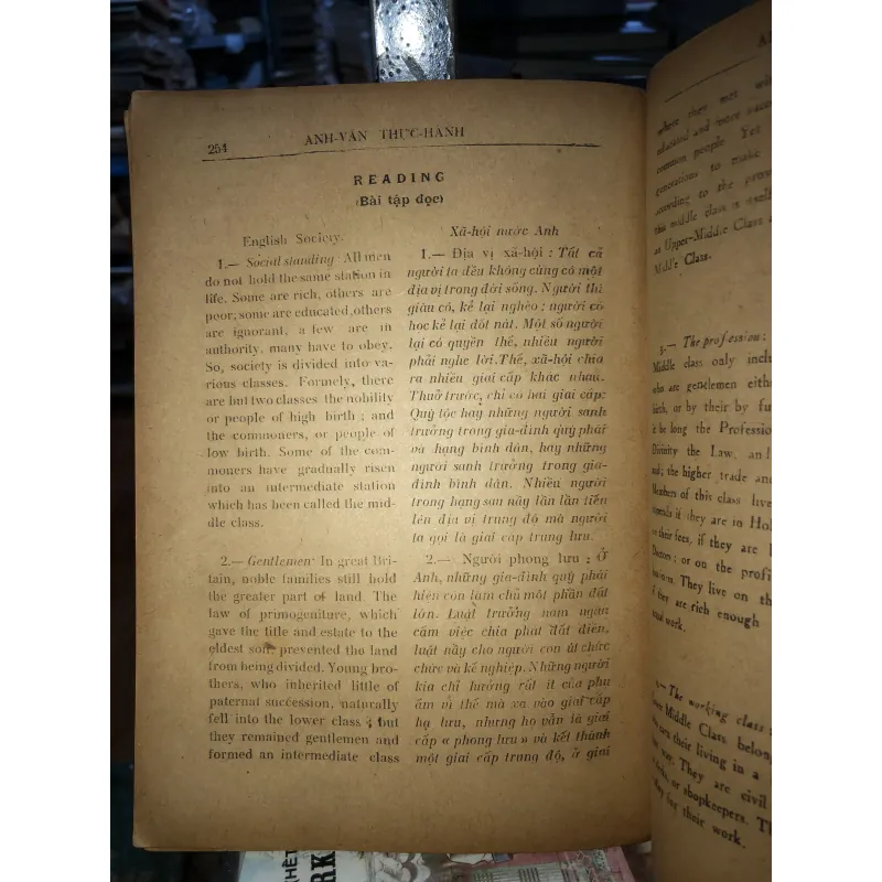 Anh văn thực hành bộ hai - Hoàng Việt 1046916