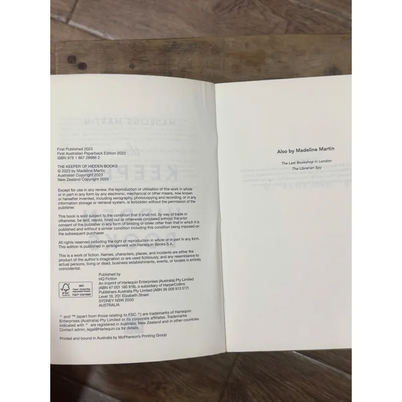 The Keeper of Hidden Books - Madeline Martin 752906