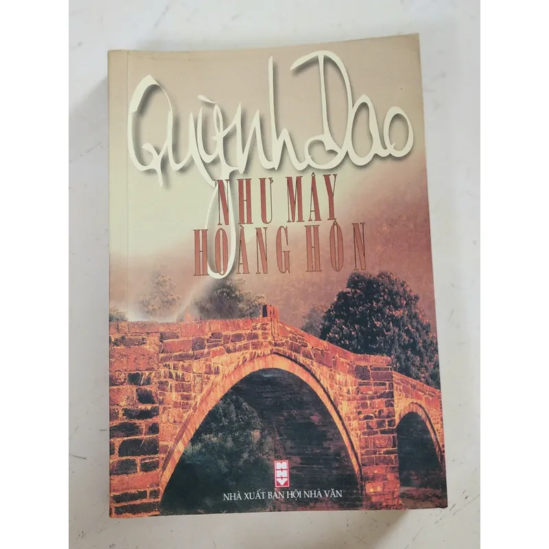 Tiểu thuyết của Quỳnh Dao: NHƯ MÂY HOÀNG HÔN (467 trang) 739091