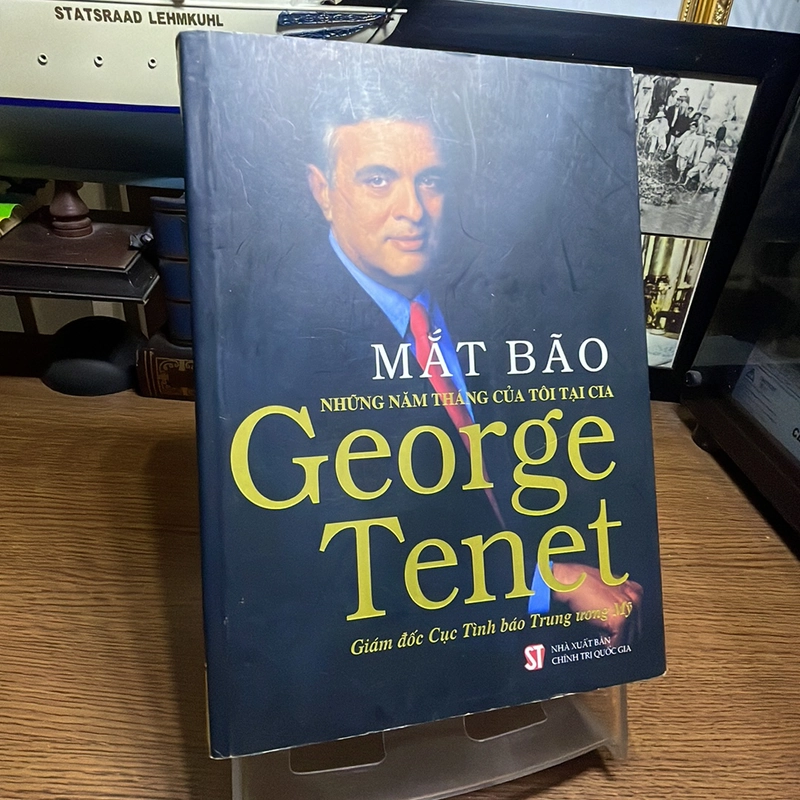 Mắt bão George Tenet 453159