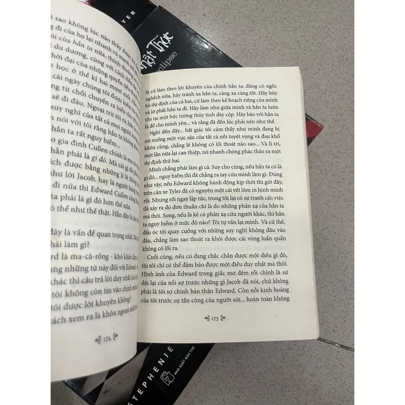 CHẠNG VẠNG, NHẬT THỰC, TRĂNG NON, HỪNG ĐÔNG - TỊNH THUỶ 756120