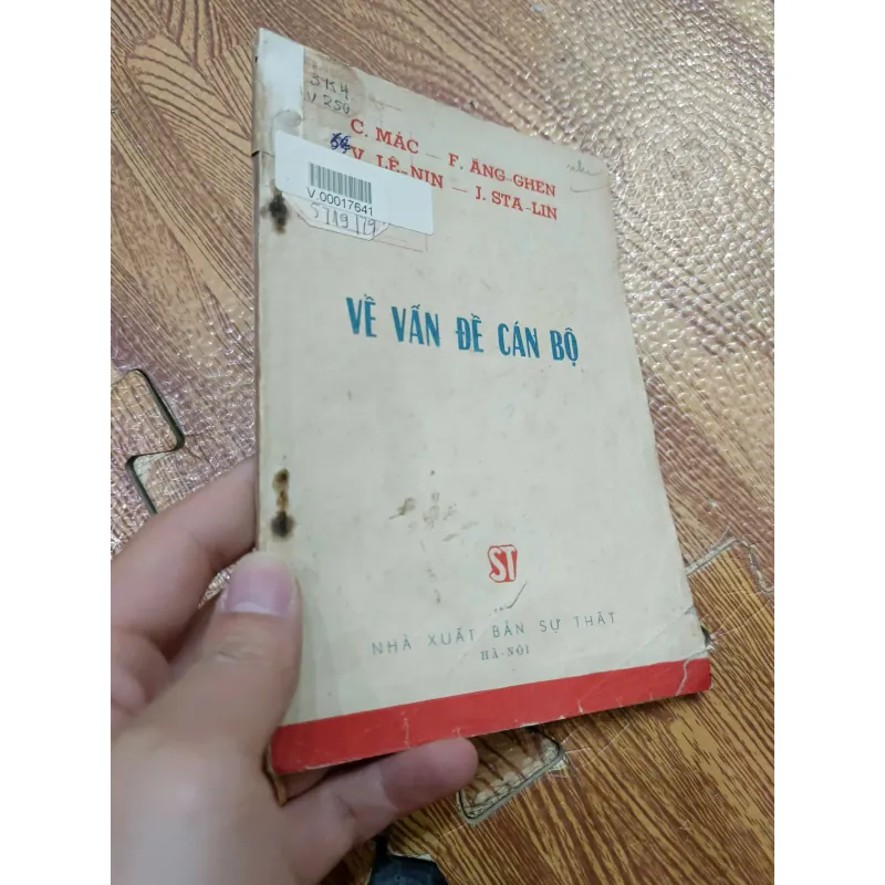 Về vấn đề cán bộ - C. Mác, F. Ăng-ghen, V.I. Lê-nin và J. Xta-lin 971754