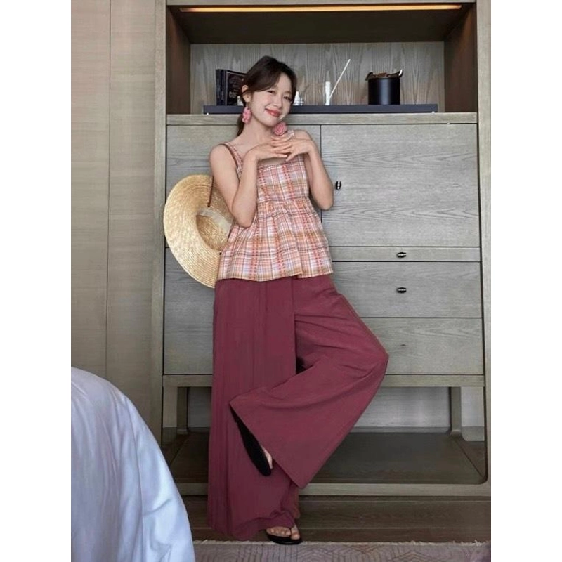 Chủ yếu là hàng new,có cái chưa mặc lần nào,có cái giặt xong để đấy,cái thì mặc 1l 522422