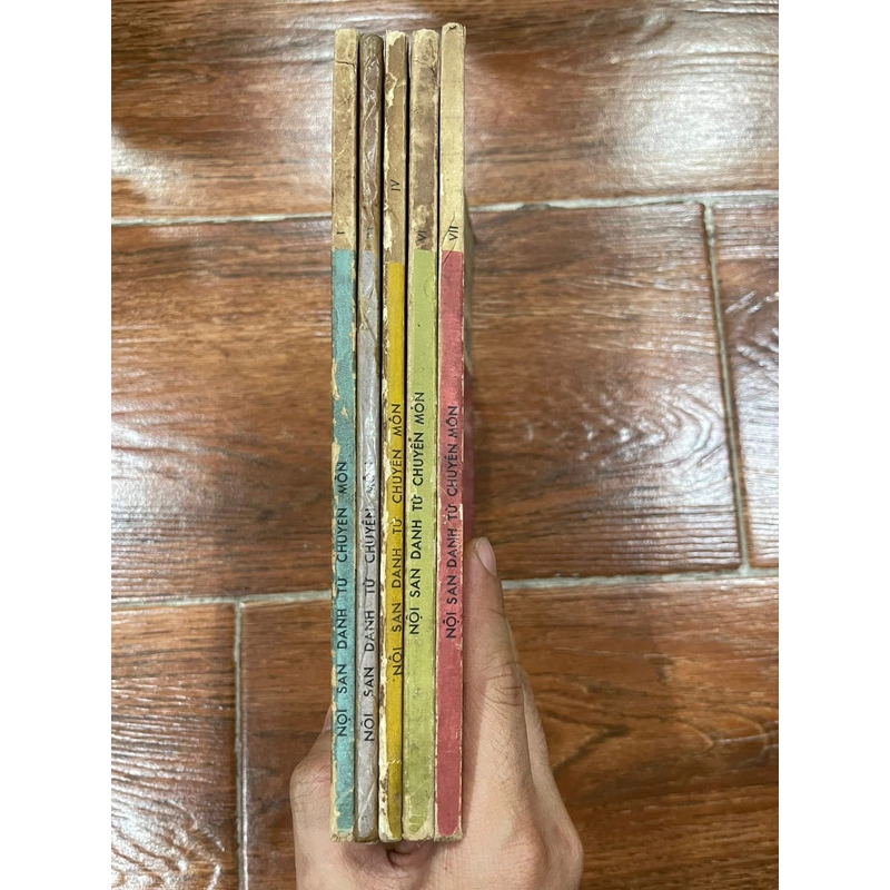 Nội san danh từ chuyên môn 5 cuốn 478061