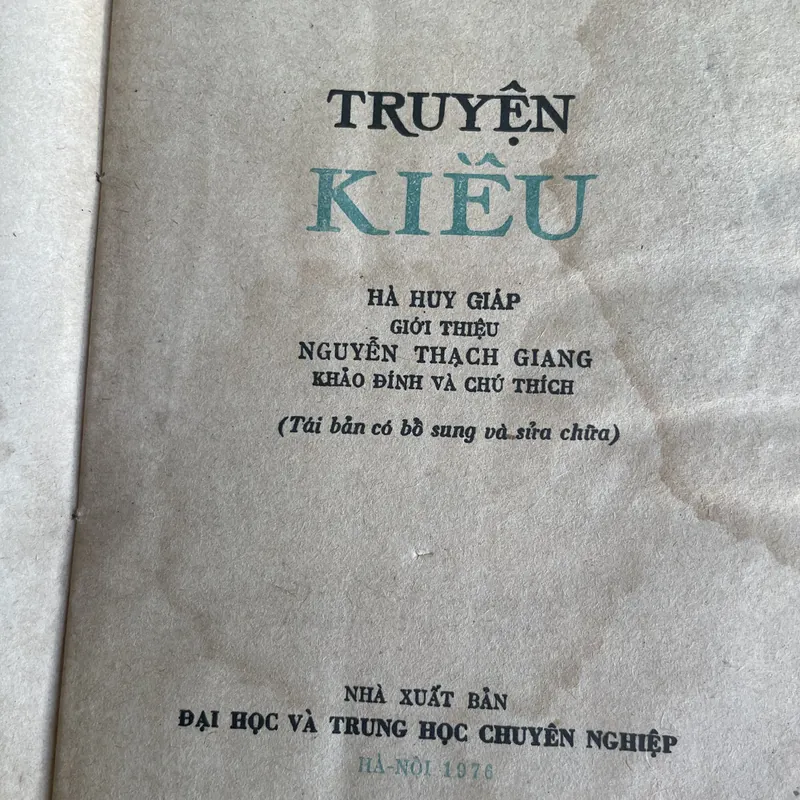 TRUYỆN KIỀU - NGUYỄN THẠCH GIANG KHẢO ĐÍNH VÀ CHỦ THÍCH (phụ bản in màu) 702056