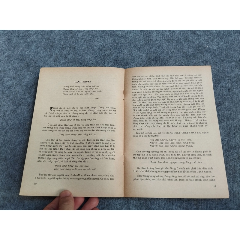 THƠ VỚI LỜI BÌNH - VŨ QUẦN PHƯƠNG 551785