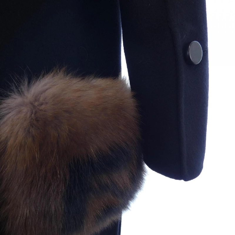 FENDI FF8521 A5G0 Áo khoác 632719