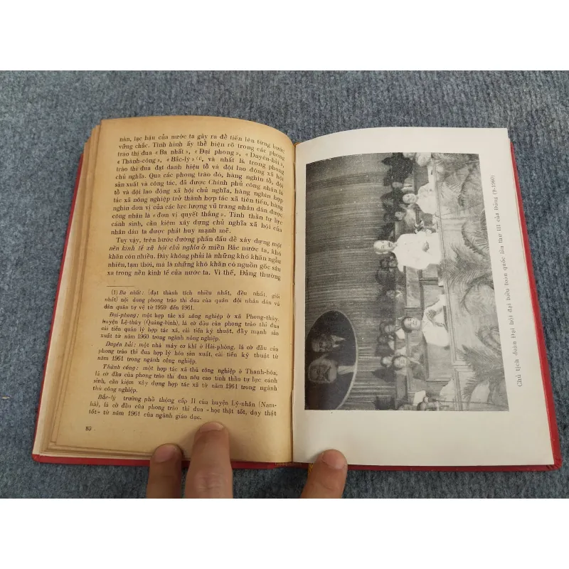 BỐN MƯƠI NĂM HOẠT ĐỘNG CỦA ĐẢNG 993174